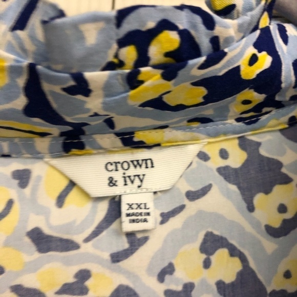 Crown & Ivy Ruffle Top - Picture 2 of 3